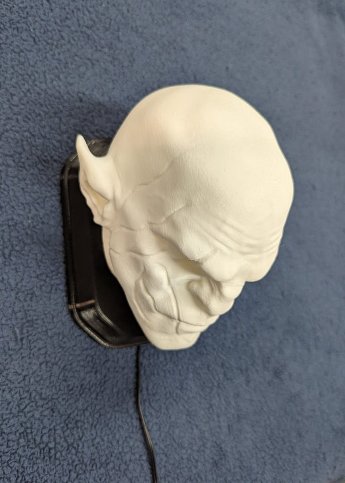 Azog Inspired Wall Trophy Lamp – 3D Printed LED Lord of the Rings Decor