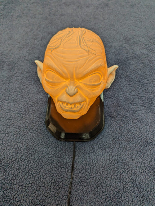 Gollum Inspired Wall Trophy Lamp – 3D Printed LED Lord of the Rings Decor