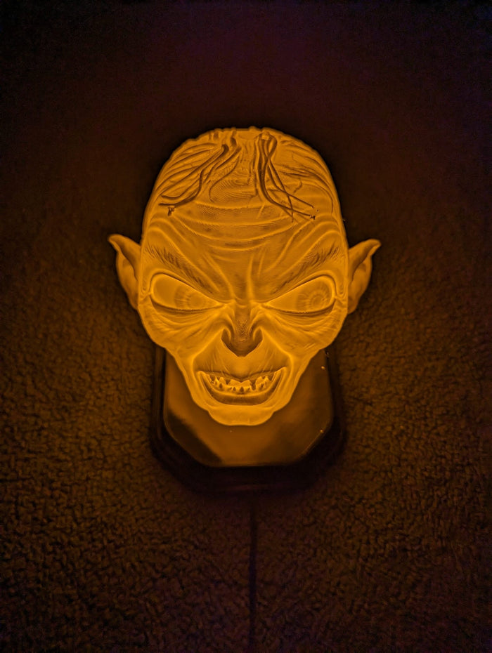 Gollum Inspired Wall Trophy Lamp – 3D Printed LED Lord of the Rings Decor
